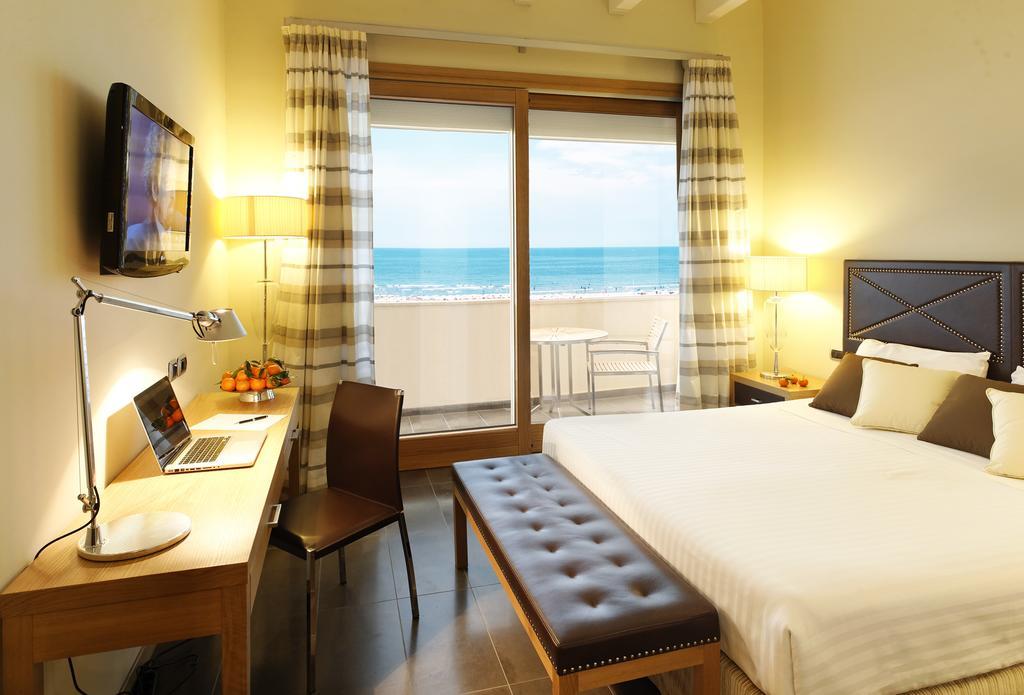 Hotel Cristallo Giulianova Pokoj fotografie